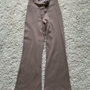 Wide-Leg | Pocketed Dress Pant Yoga Pant (Khaki Twill)